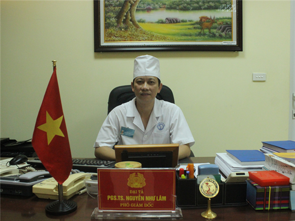 Hết lòng cứu người, tận tâm nghiên cứu